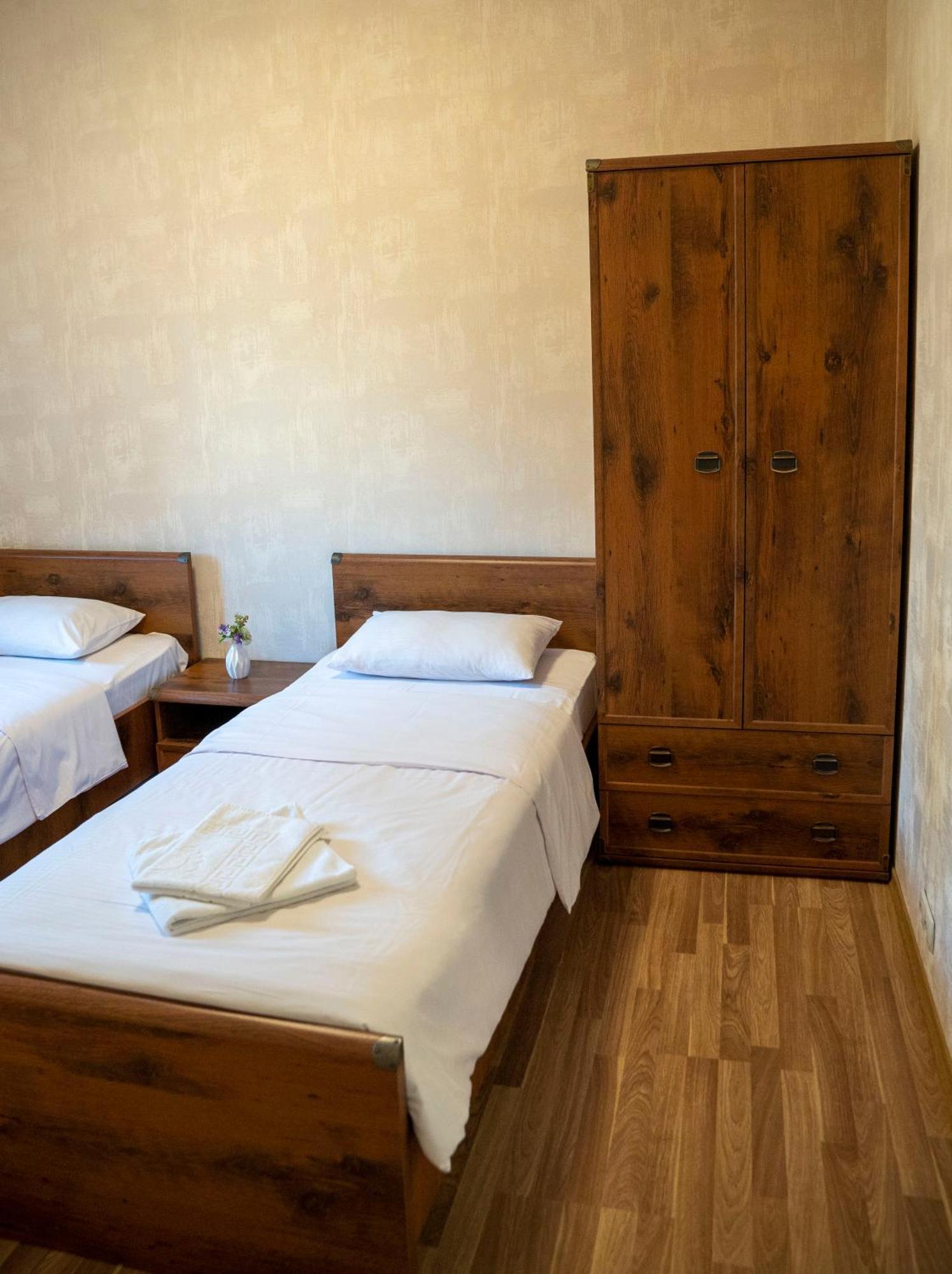 Guest House Kiev Forest ภายนอก รูปภาพ
